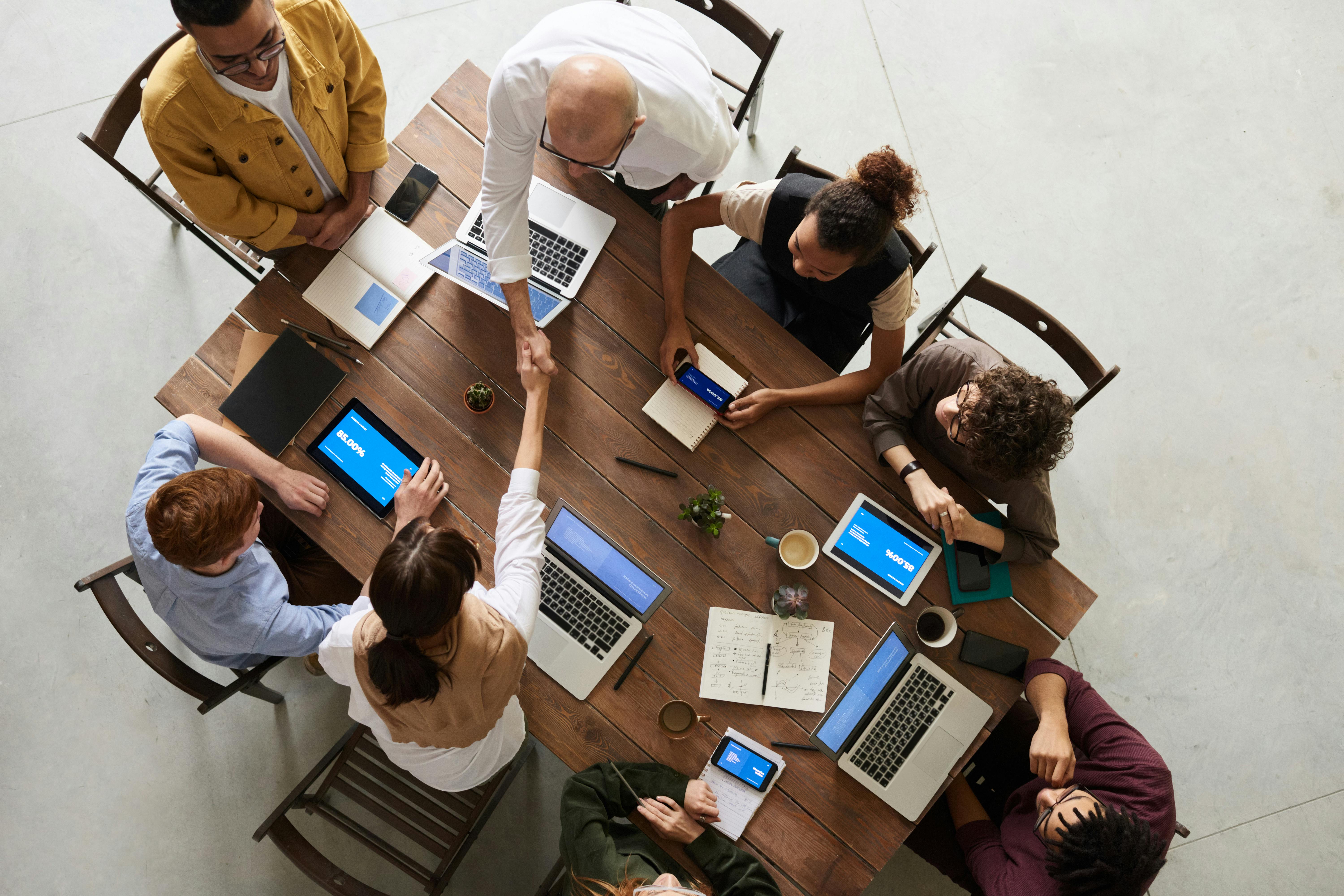 Imagem de uma reunião em uma empresa, Master Project